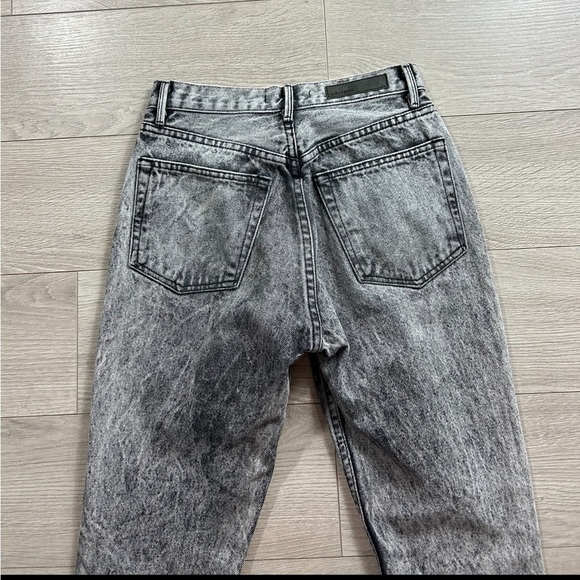 GRLFRND Karolina High Rise Skinny Jeans in Billie Jean Wash - Picture 5 of 14